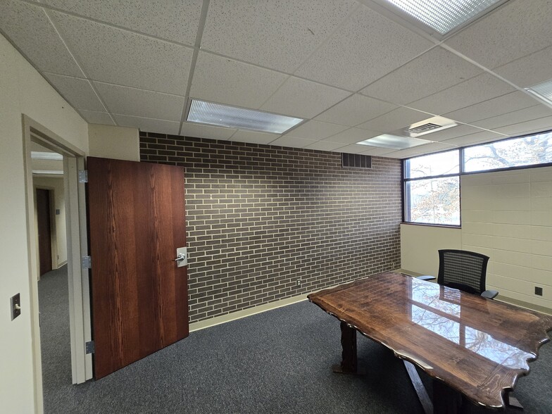 More Photos Of 2900 SW Plass Ct, Topeka Medical For Lease