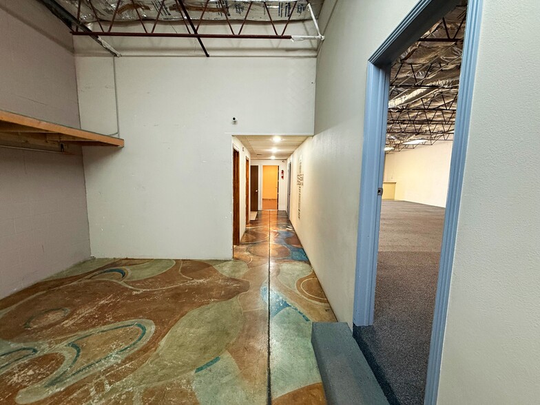 More Photos Of 90 Knox Ct, Denver Freestanding For Sale