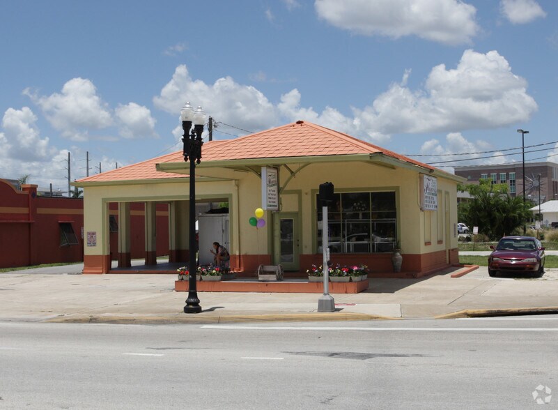 More Photos Of 108 E Marion Ave, Punta Gorda General Retail For Sale