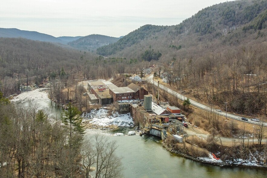 More Photos Of 1190 Huntington Rd, Huntington Manufacturing For Lease