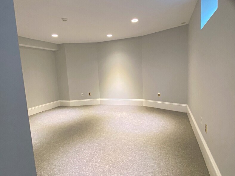 More Photos Of 629 Main St, Woburn Office For Lease