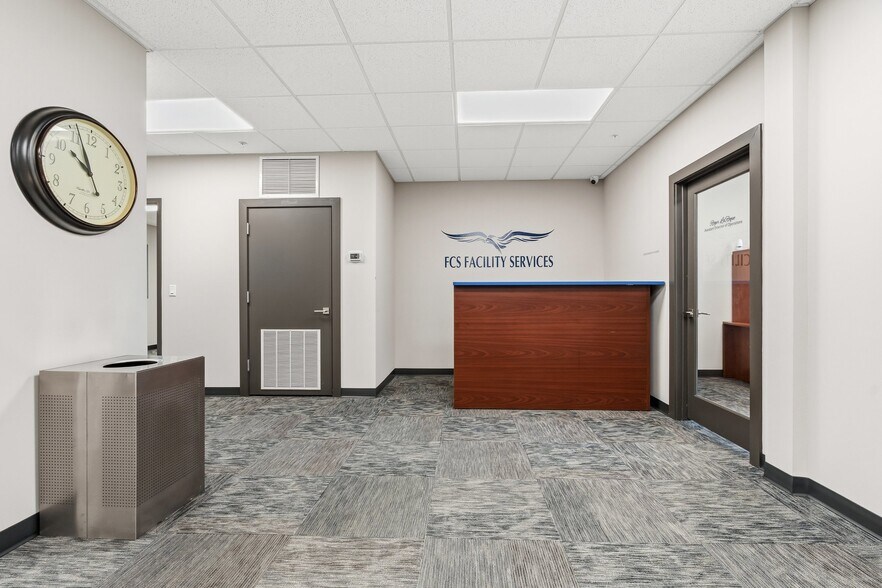 More Photos Of 131 S Country Club Rd, Lake Mary Office For Sale