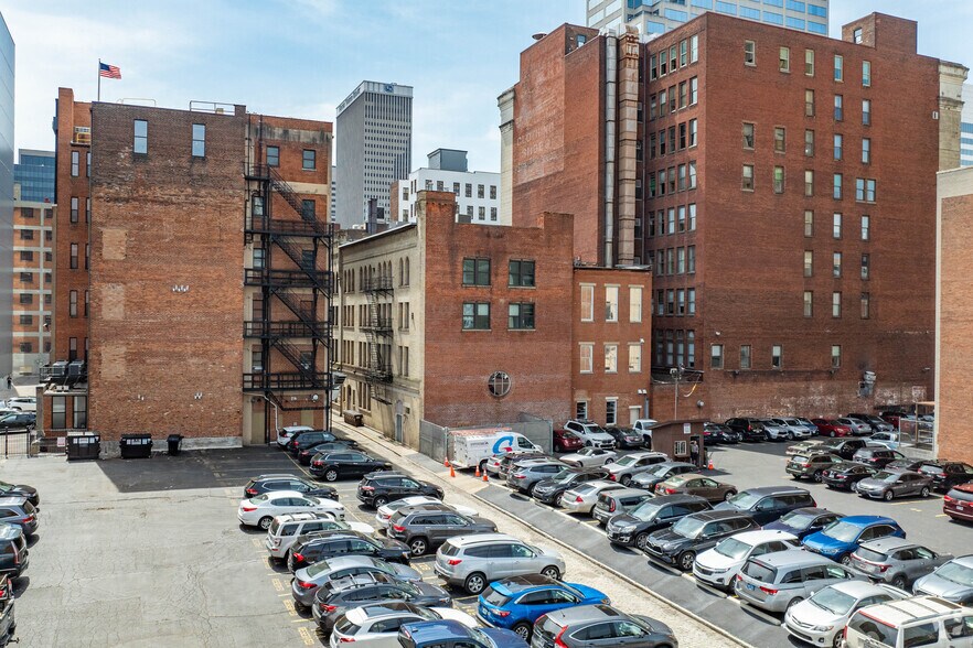 More Photos Of 114 E Eighth St, Cincinnati Loft Creative Space For Lease