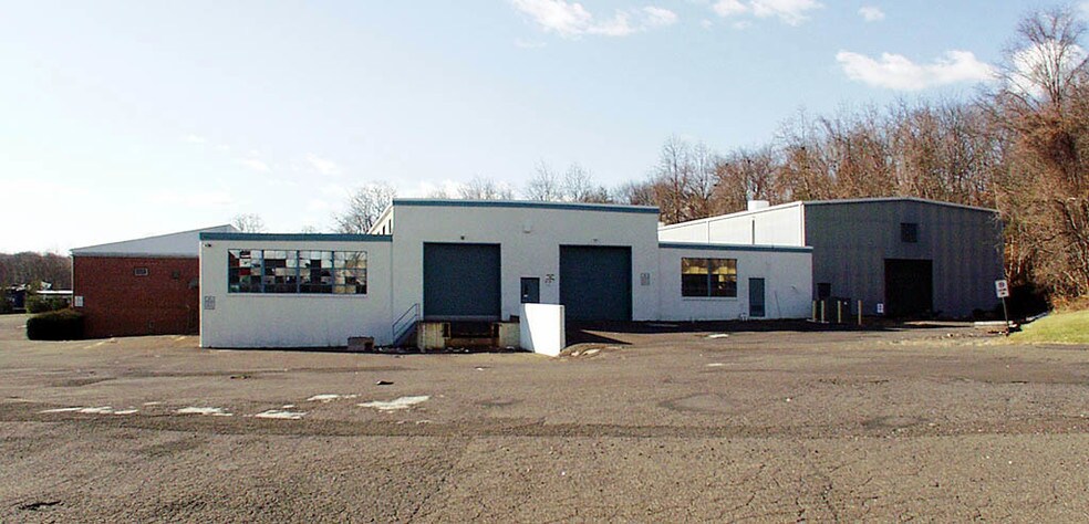 More Photos Of 860 Welsh Rd, Huntingdon Valley Manufacturing For Lease
