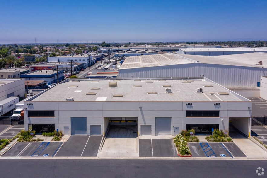 More Photos Of 4553 Firestone Blvd, South Gate Light Manufacturing For Lease