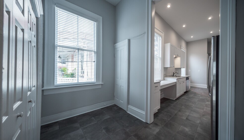 More Photos Of 112 Rutledge Ave, Charleston Office Residential For Sale