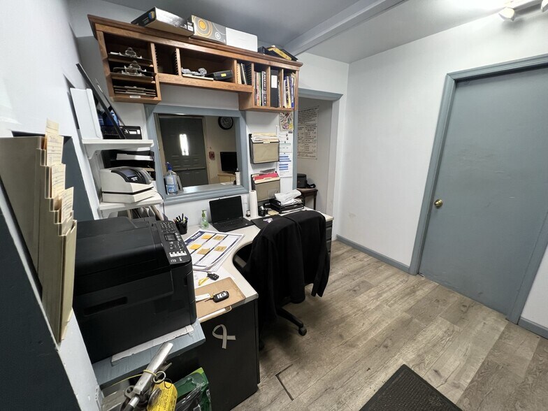 510 W Bridge St, Morrisville, PA 19067 Auto Repair For Sale