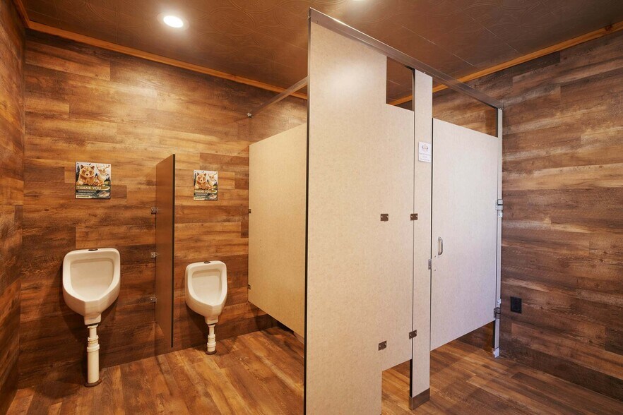 More Photos Of 1902 Jefferson Pike, Brunswick Lodge Meeting Hall For Lease