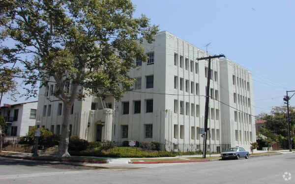 More Photos Of 100 N Sycamore Ave, Los Angeles Apartments For Sale
