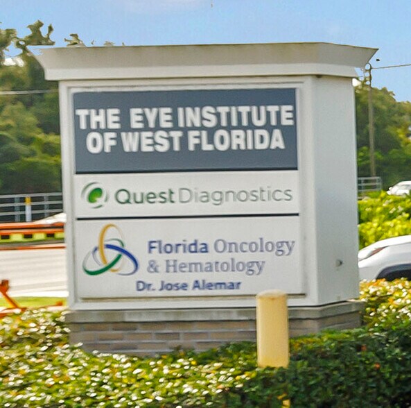 More Photos Of 3220 N McMullen Booth Rd, Clearwater Medical For Sale