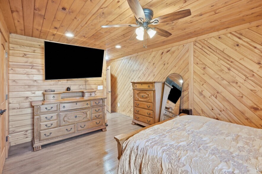 More Photos Of 4650 Highway 52, Loretto Apartments For Sale