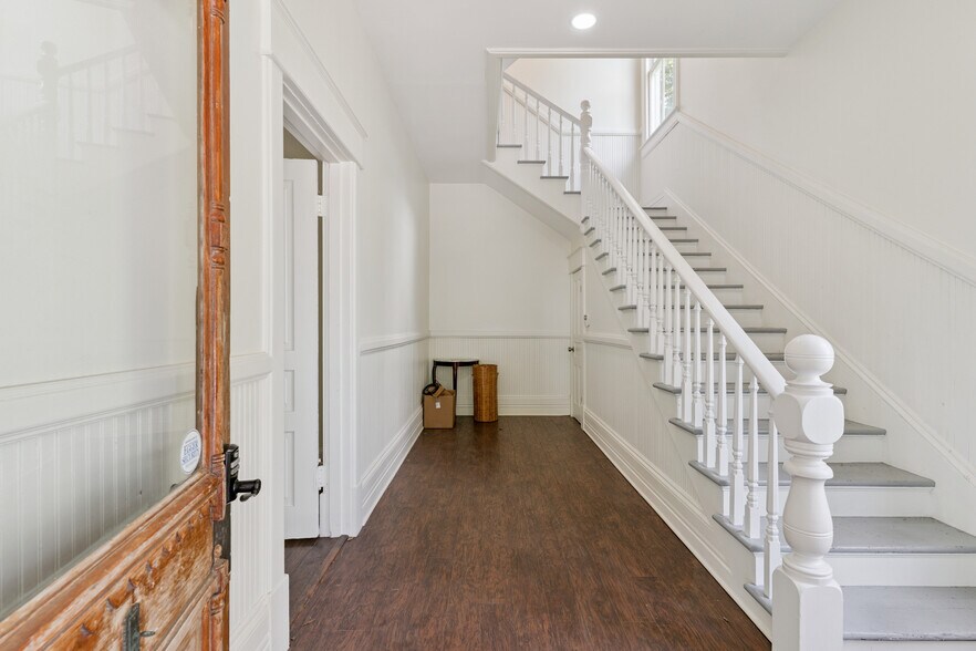 More Photos Of 1113 Grant St, Brunswick Apartments For Sale