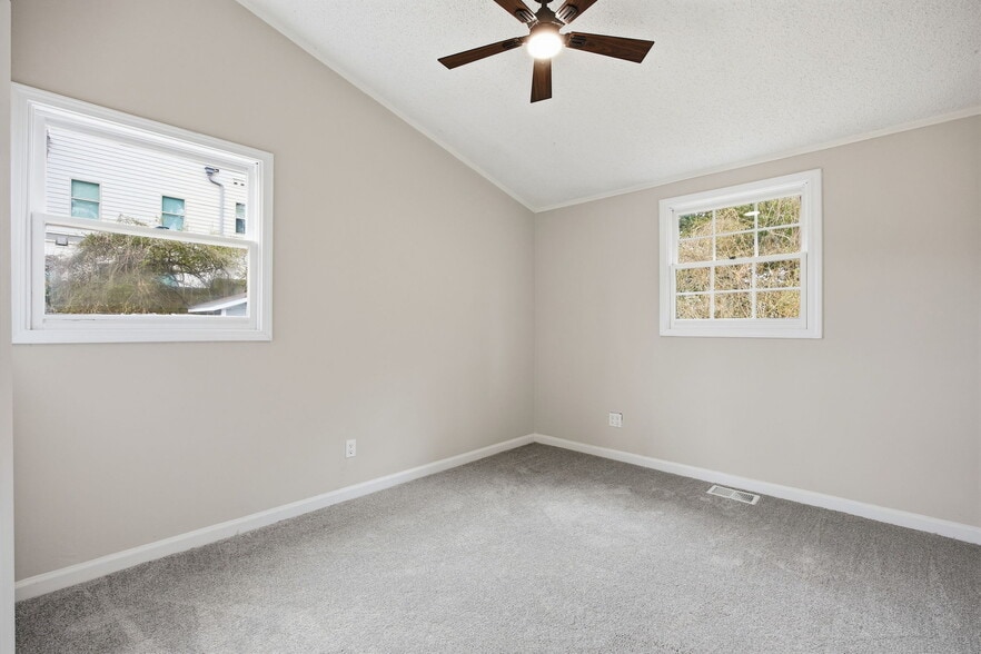More Photos Of 1651 Donna Lynn Dr, Smyrna Office For Sale
