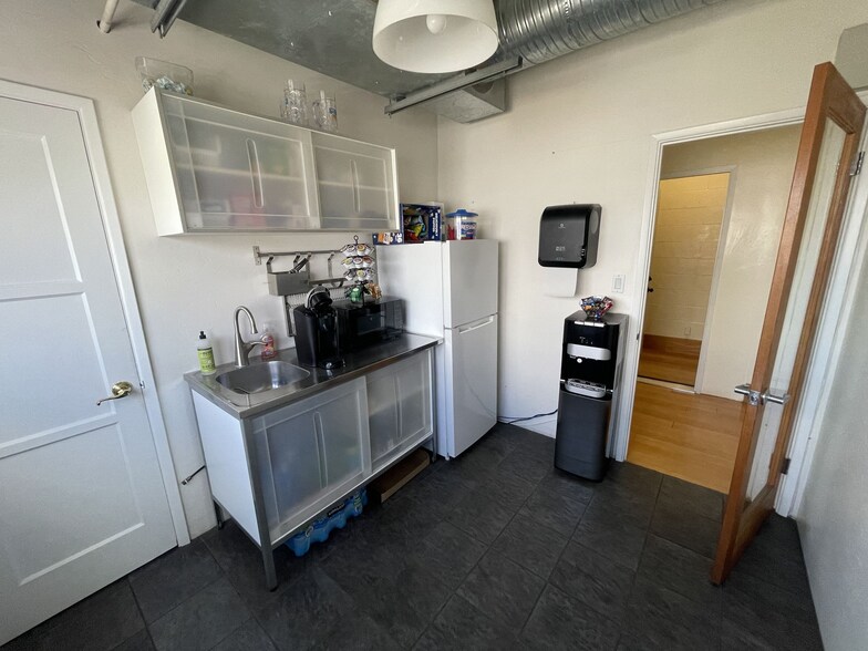 More Photos Of 8283-8285 La Mesa Blvd, La Mesa Storefront For Lease
