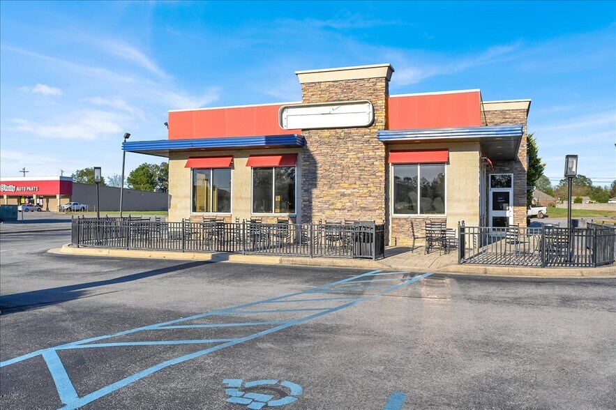 More Photos Of 812 Main St NE, Hanceville Fast Food For Sale