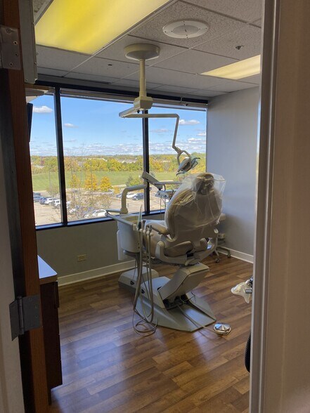 More Photos Of 1585 N Barrington Rd, Hoffman Estates Medical For Sale