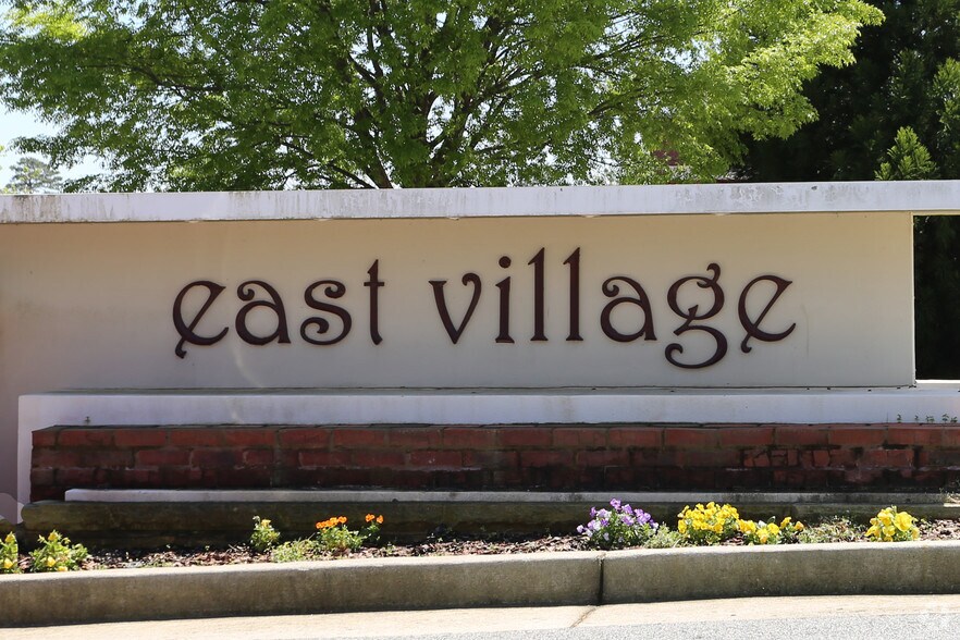 More Photos Of 2610 Holcomb Bridge Rd, Alpharetta General Retail For Lease