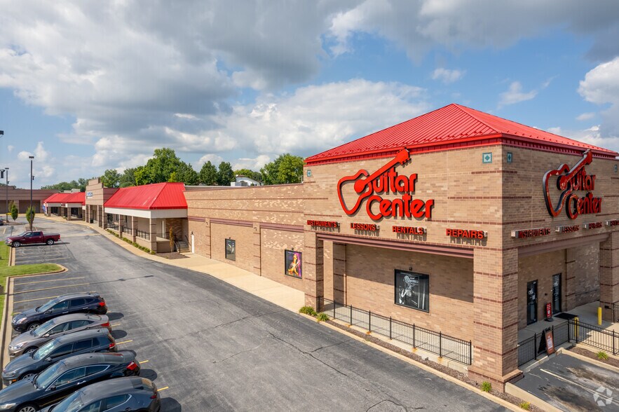 More Photos Of 11977 St. Charles Rock Rd, Bridgeton General Retail For Lease