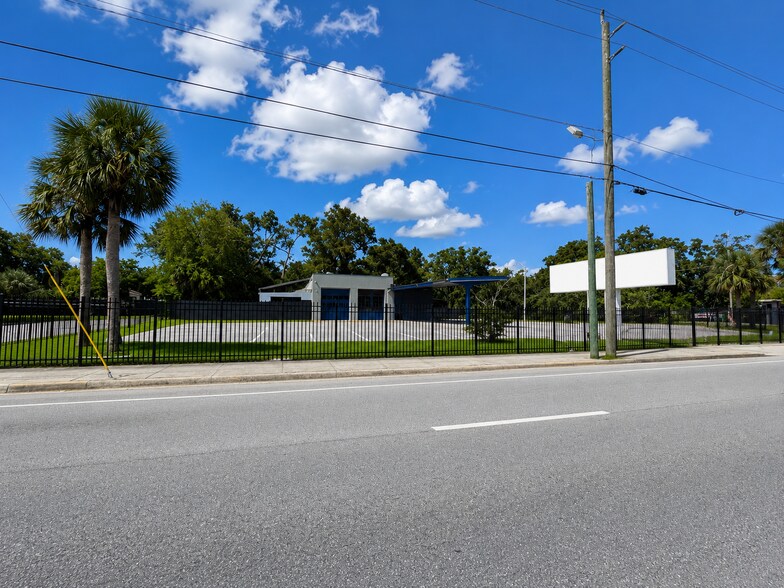 More Photos Of 555 W International Speedway Blvd, Daytona Beach Auto Dealership For Sale