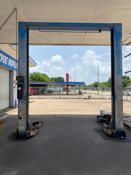 More Photos Of 1398 Washington Blvd, Beaumont Auto Repair For Lease