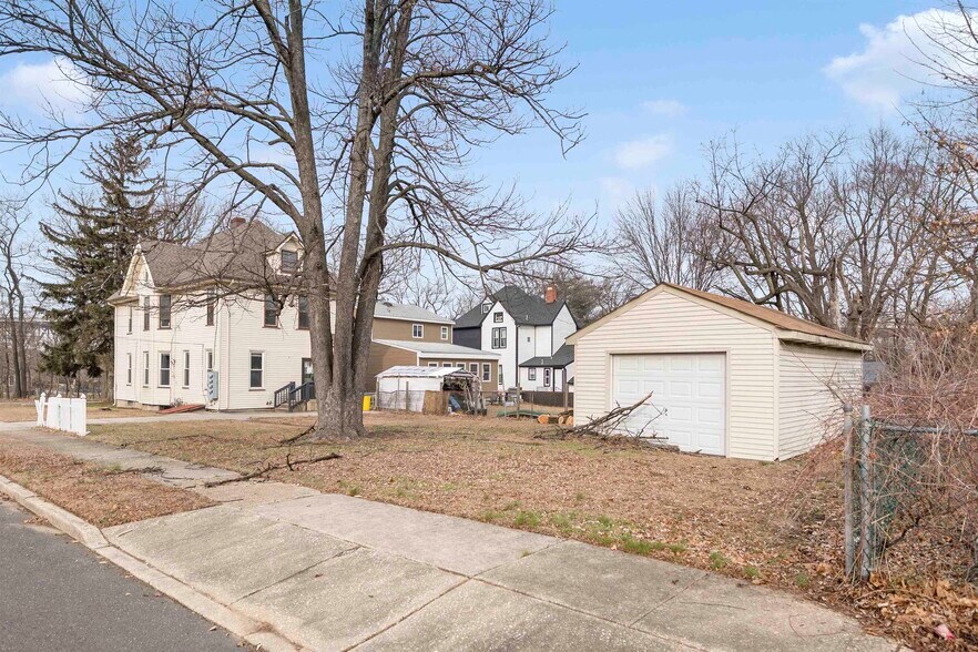 More Photos Of 7504 Zimmerman Ave, Pennsauken Apartments For Sale