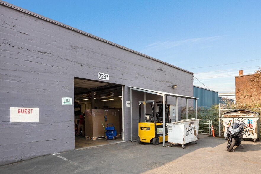 More Photos Of 2267 N Interstate Ave, Portland Industrial For Sale