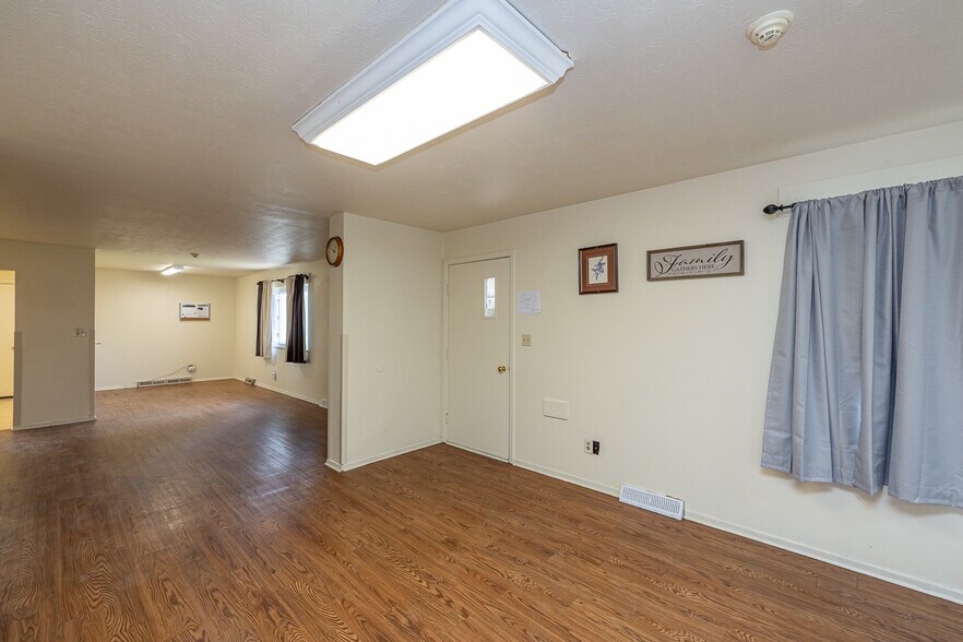 More Photos Of 7997 Wesley Dr, Strongsville Apartments For Sale