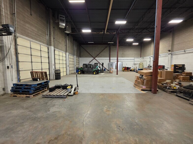 More Photos Of 2055-2057 Pioneer Rd, Salt Lake City Warehouse For Lease