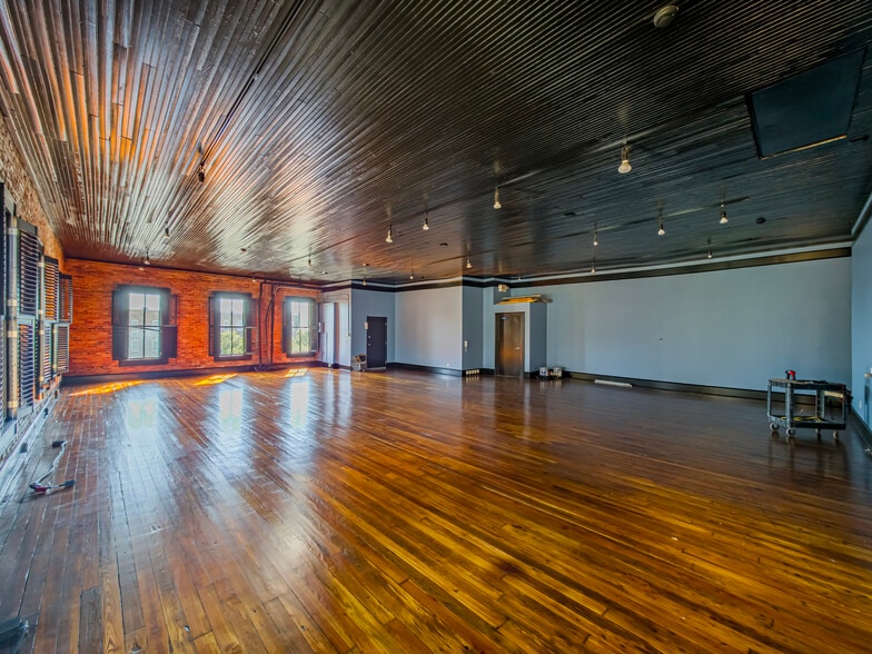 More Photos Of 105-111 W Central, Valdosta Storefront Retail Office For Sale