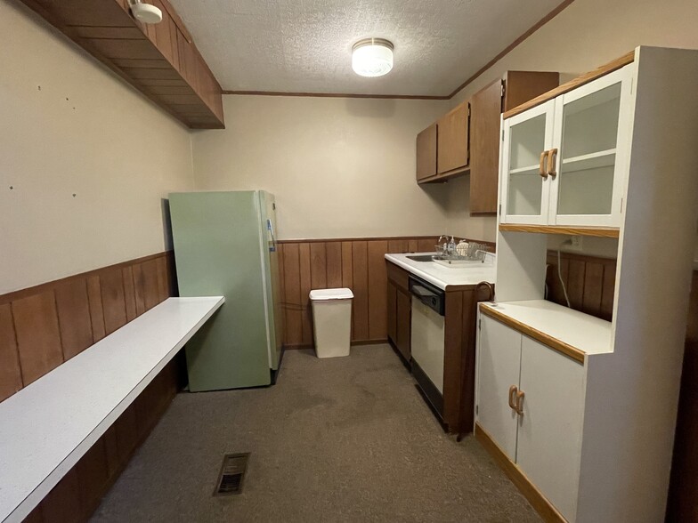 More Photos Of 1925 S Main St, Bloomington Rehabilitation Center For Sale