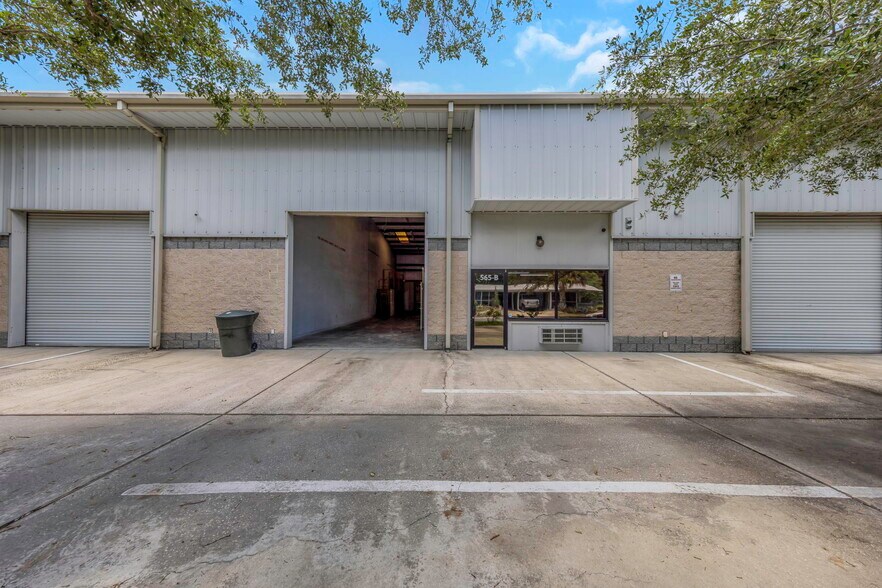 More Photos Of 565 Frederica Ln, Dunedin Warehouse For Lease