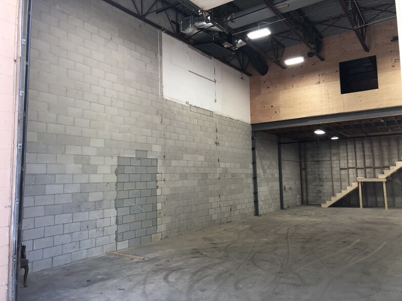 More Photos Of 662 Clark Rd, Tewksbury Warehouse For Lease