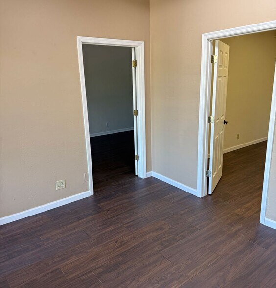 More Photos Of 37608 N Cave Creek Rd, Cave Creek Office For Lease