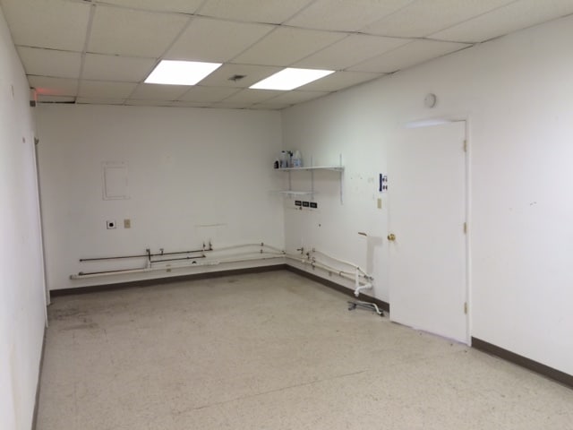More Photos Of 811 W McGalliard Rd, Muncie Storefront For Sale