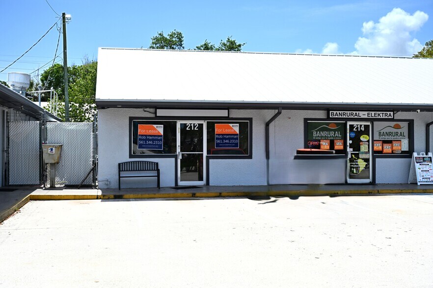 More Photos Of 200-220 Hibiscus St, Jupiter Storefront For Lease