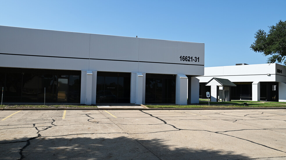 Primary Photo Of 16621-16631 W Hardy Rd, Houston Light Distribution For Lease