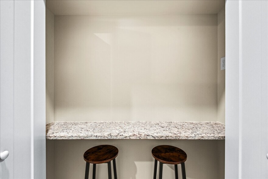 More Photos Of 10 Irving Ave N, Colonial Beach Apartments For Sale