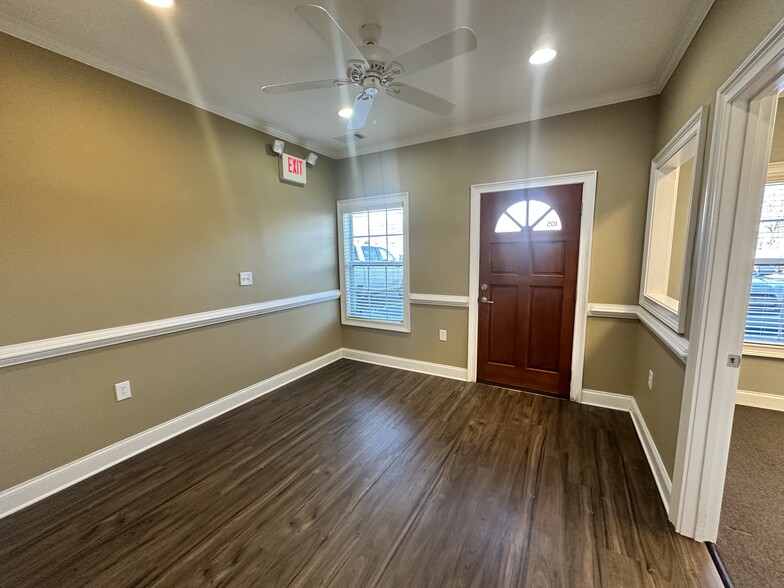 More Photos Of 110 Samaritan Dr, Cumming Medical For Lease