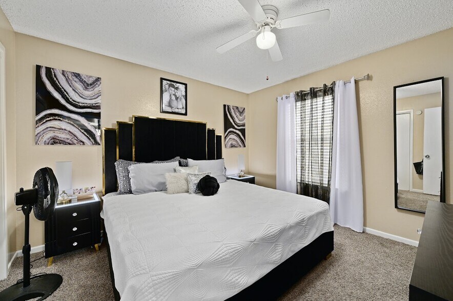 More Photos Of 1101 Rutland Dr, Austin Apartments For Sale
