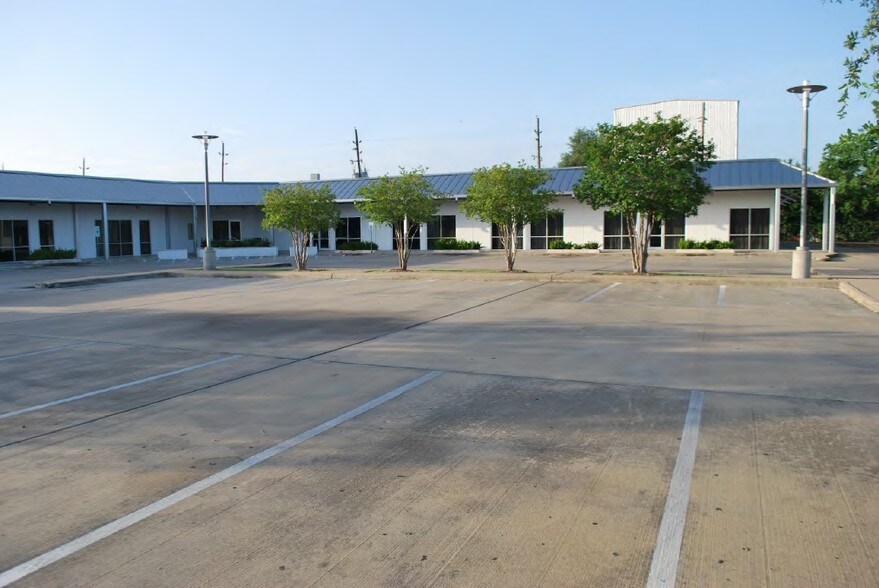 More Photos Of 3300 Chimney Rock Rd, Houston Office For Lease
