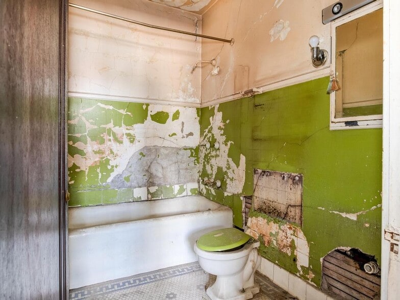 More Photos Of 800 Franklin Ave, Aliquippa Restaurant For Sale