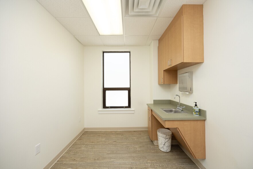 More Photos Of 2610 New Bern Ave, Raleigh Medical For Lease