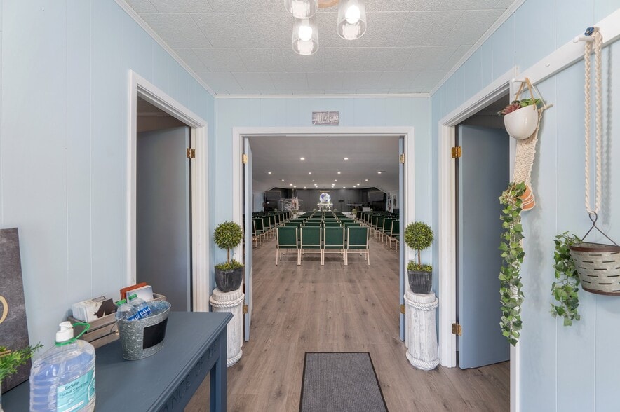 More Photos Of 17457 US-331, Freeport Specialty For Sale