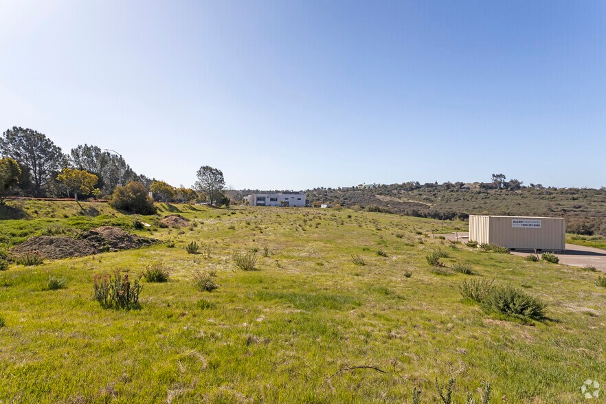 More Photos Of SWQ S Melrose Dr & Faraday Ave, Vista Hospitality For Sale