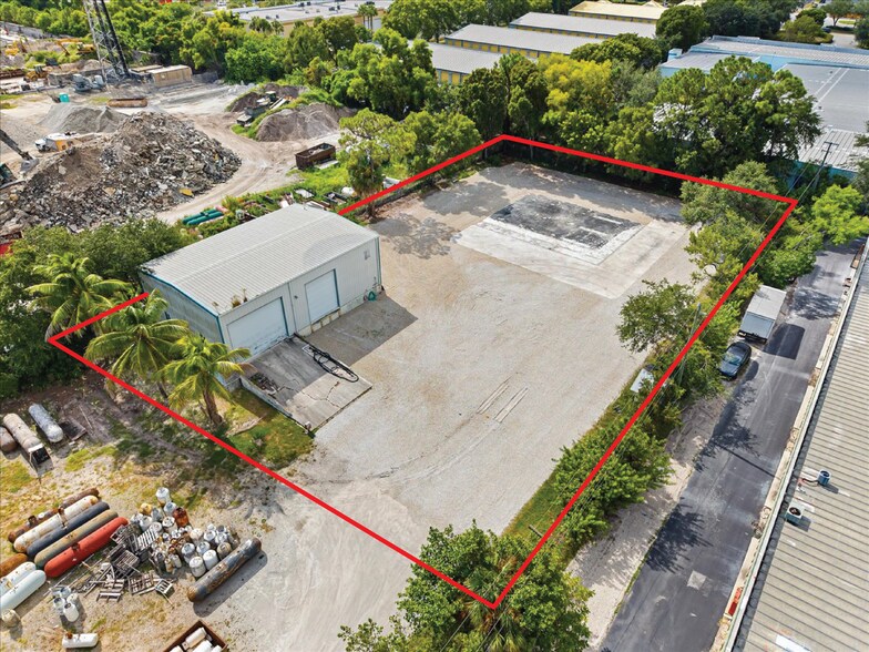Primary Photo Of 3596 Prospect Ave, Naples Warehouse For Lease