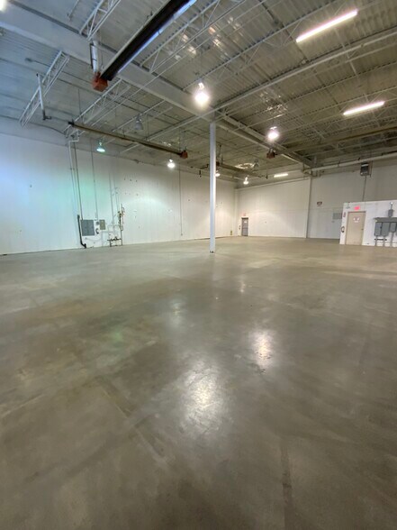 More Photos Of 2908 2nd Ave SE, Calgary Warehouse For Lease