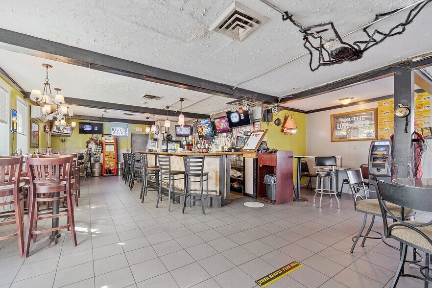 More Photos Of 42 Allenstown Rd, Pembroke Restaurant For Sale
