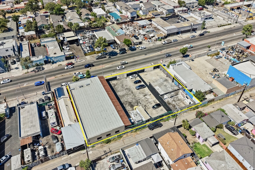 More Photos Of 818-828 E Manchester Ave, Los Angeles Warehouse For Sale