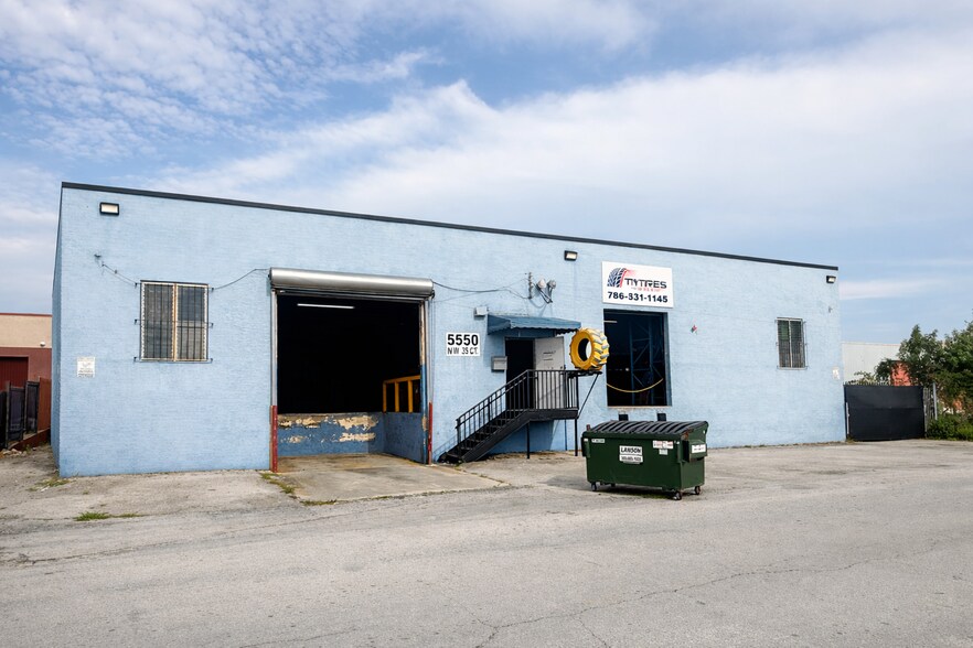 More Photos Of 5550 NW 35th Ct, Miami Warehouse For Lease