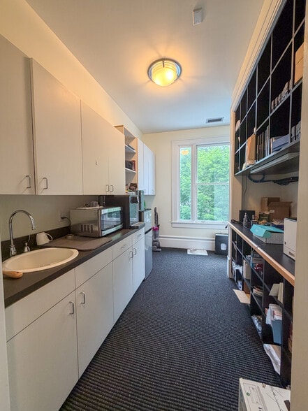 More Photos Of 500 East Blvd, Charlotte Office For Lease